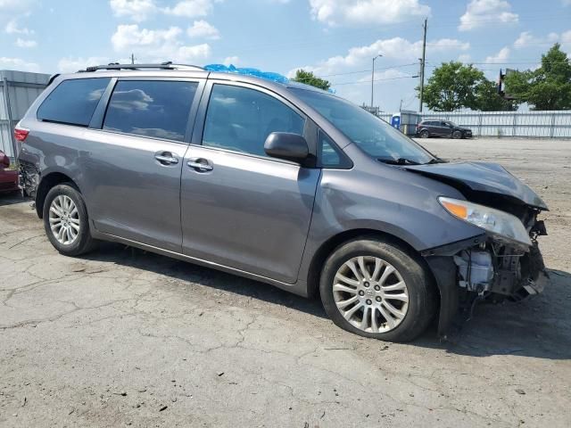 2016 Toyota Sienna XLE