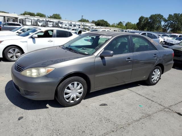 2005 Toyota Camry LE