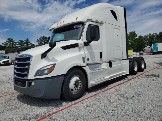 2020 Freightliner Cascadia 126