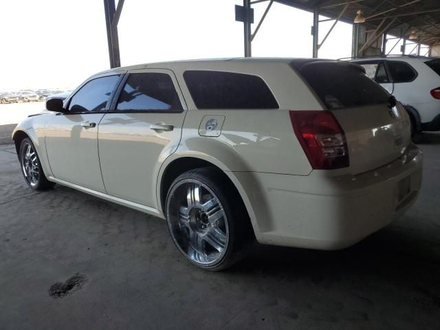 2005 Dodge Magnum SE