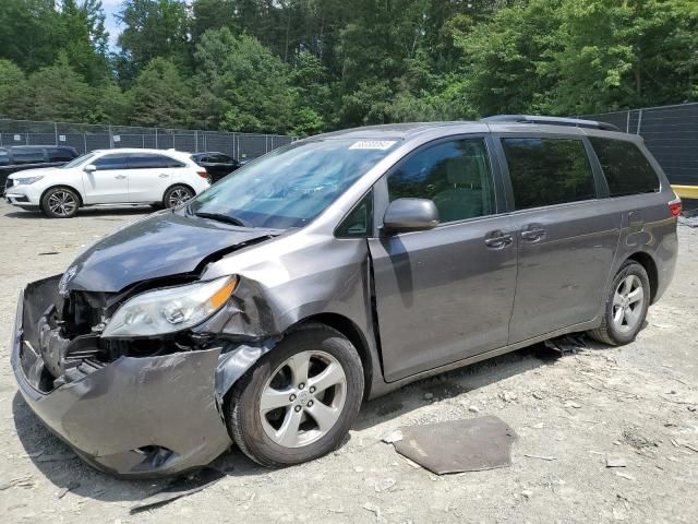 2017 Toyota Sienna LE