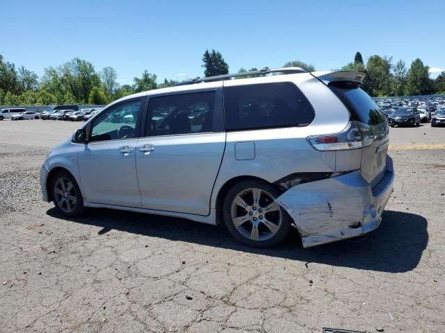 2015 Toyota Sienna Sport