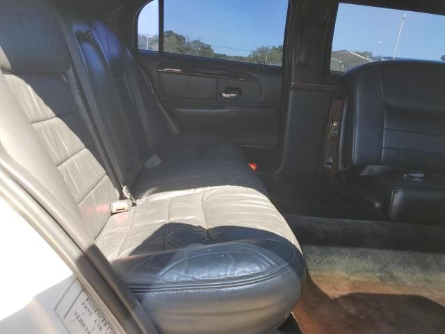 2001 Lincoln Town Car Executive