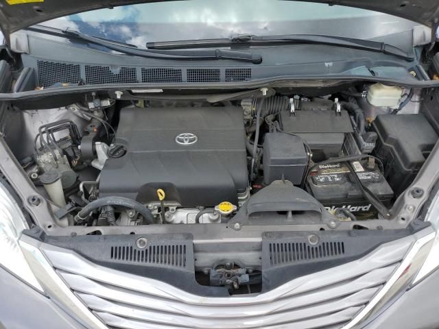 2015 Toyota Sienna XLE