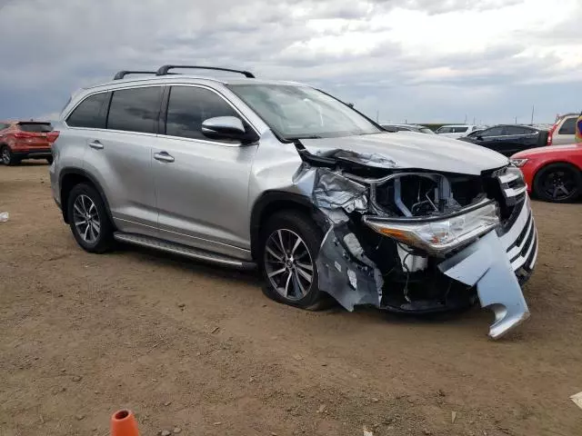 2017 Toyota Highlander SE