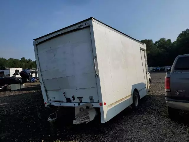 2022 Ford Econoline E450 Super Duty Cutaway Van