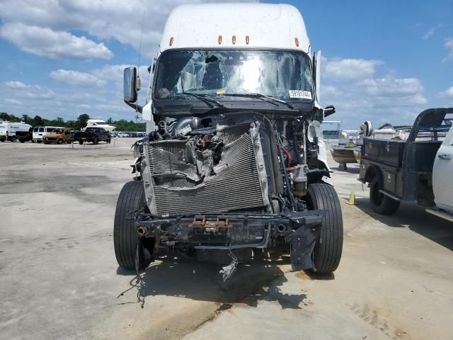 2021 Freightliner Cascadia 126