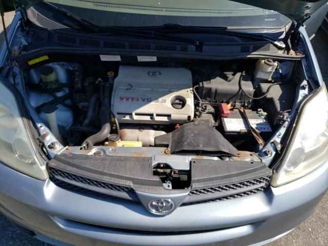 2004 Toyota Sienna CE