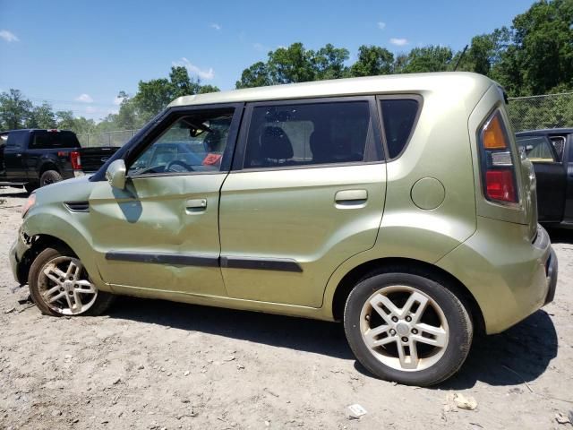 2010 KIA Soul +