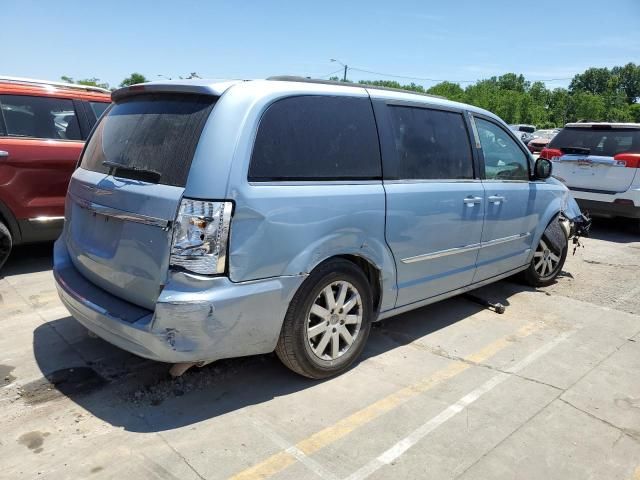 2013 Chrysler Town & Country Touring