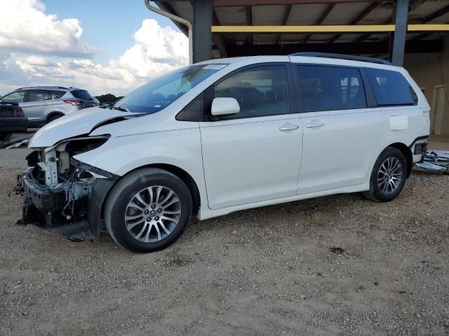 2019 Toyota Sienna XLE