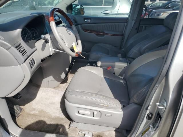 2005 Toyota Sienna XLE