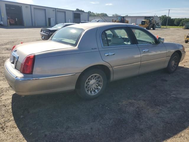 1999 Lincoln Town Car Signature