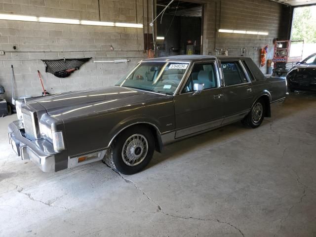 1988 Lincoln Town Car Signature