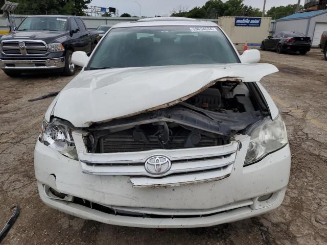 2005 Toyota Avalon XL