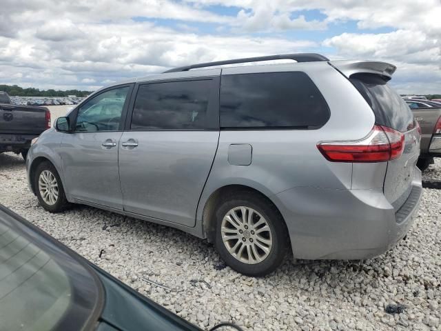 2017 Toyota Sienna XLE