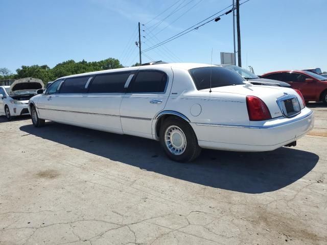 2001 Lincoln Town Car Executive