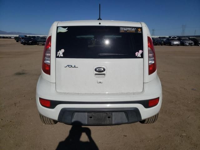 2013 KIA Soul +