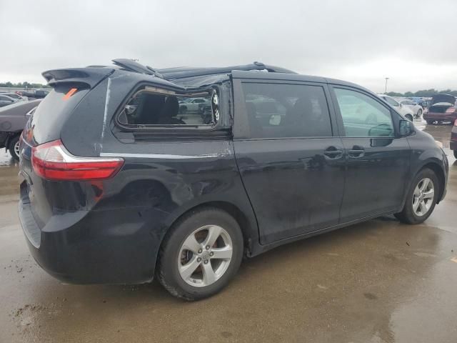 2017 Toyota Sienna LE