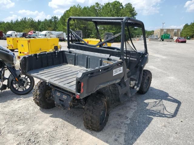 2023 Can-Am Defender HD7