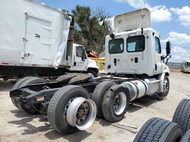 2012 Freightliner Cascadia 113