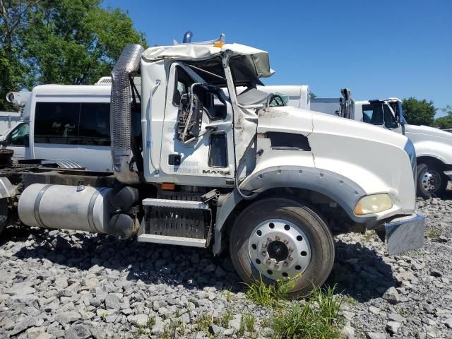 2009 Mack 800 GU800