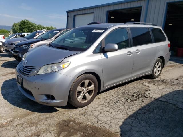 2015 Toyota Sienna LE