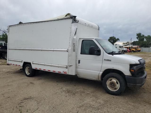 2017 Ford Econoline E350 Super Duty Cutaway Van