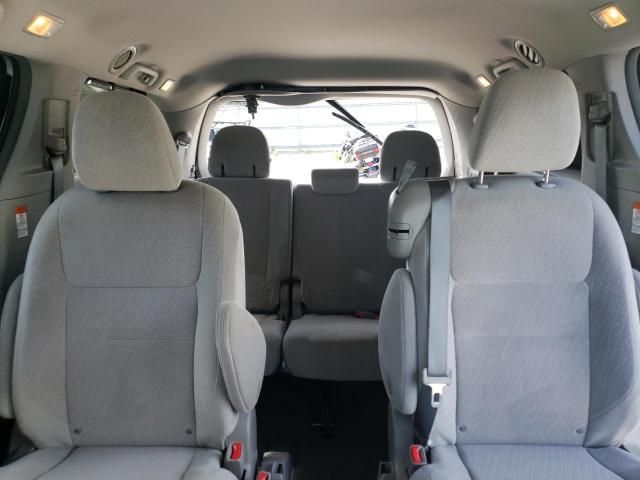 2015 Toyota Sienna LE