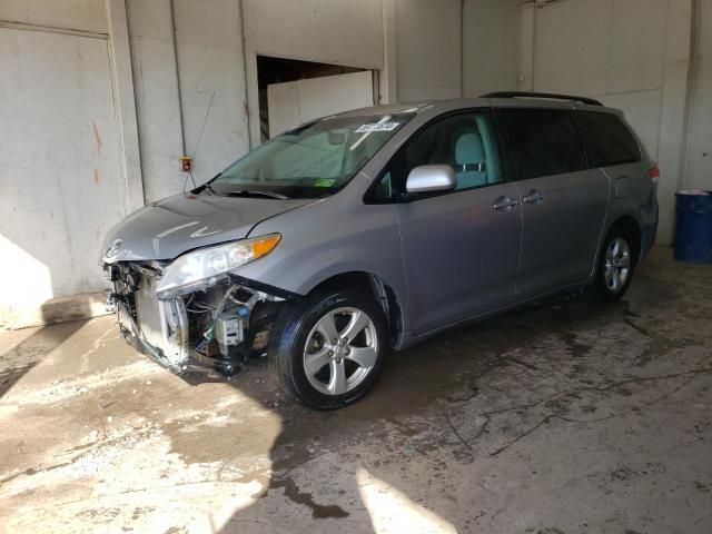 2013 Toyota Sienna LE