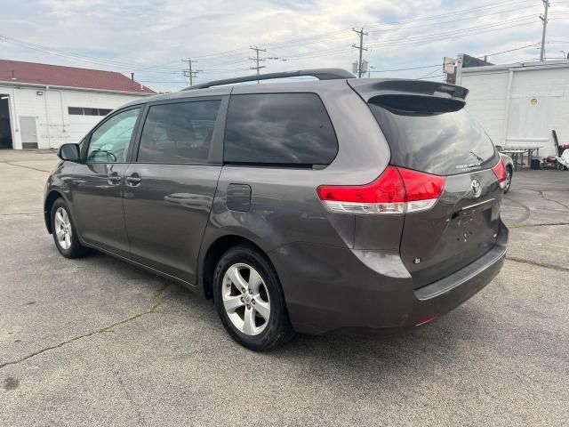 2013 Toyota Sienna LE