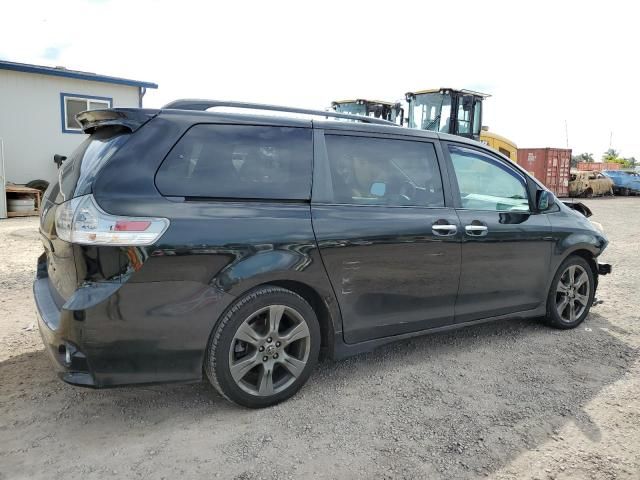 2013 Toyota Sienna Sport