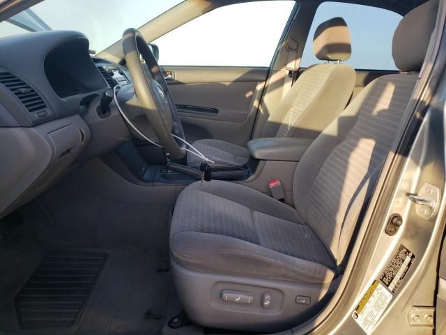 2005 Toyota Camry LE