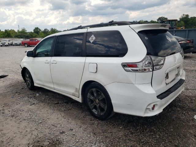 2011 Toyota Sienna Sport