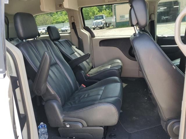 2013 Chrysler Town & Country Touring