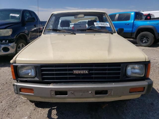 1984 Toyota Pickup Xtracab RN56 DLX