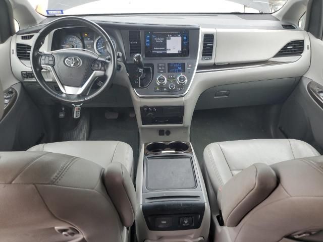 2017 Toyota Sienna XLE