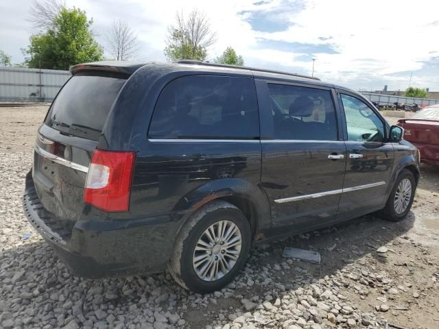 2013 Chrysler Town & Country Touring L