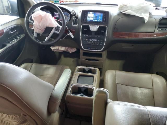 2012 Chrysler Town & Country Touring