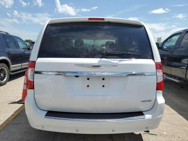 2016 Chrysler Town & Country Limited Platinum