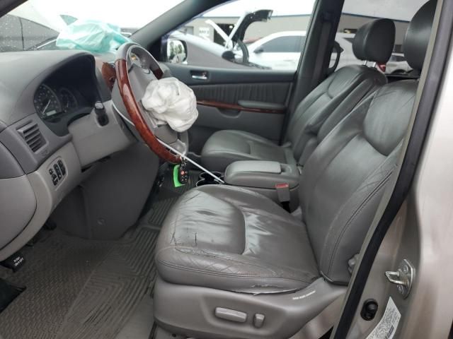 2004 Toyota Sienna XLE