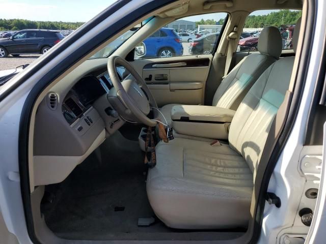 2005 Lincoln Town Car Signature