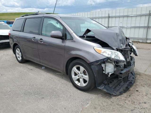 2016 Toyota Sienna LE