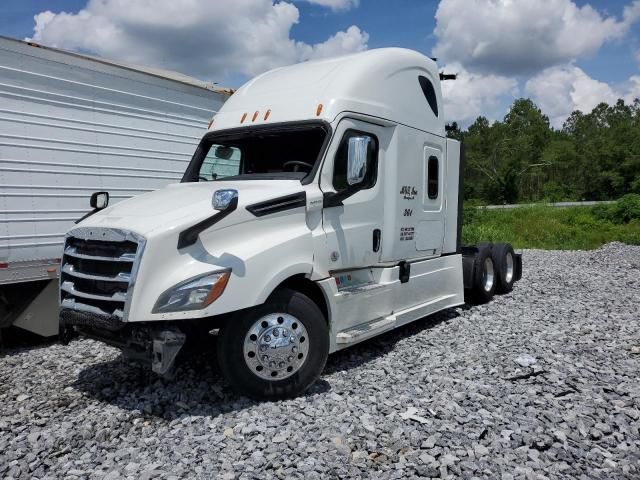 2020 Freightliner Cascadia 126