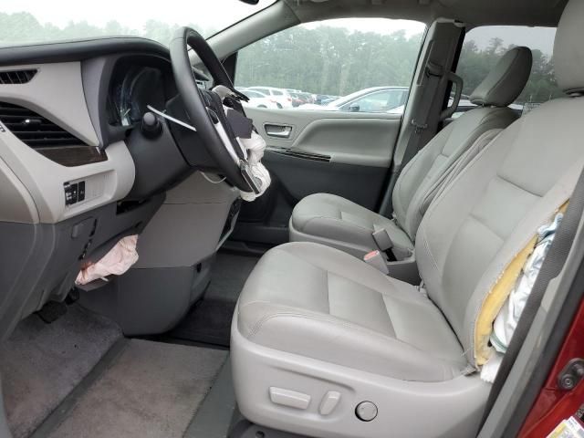 2019 Toyota Sienna XLE