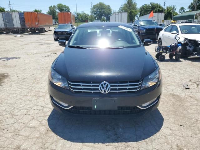 2013 Volkswagen Passat SEL