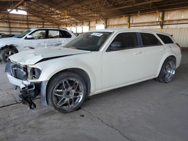 2005 Dodge Magnum SE