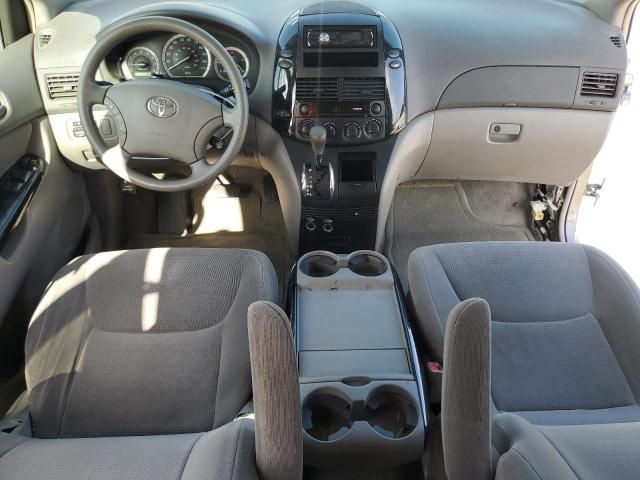 2004 Toyota Sienna CE