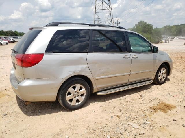 2009 Toyota Sienna CE