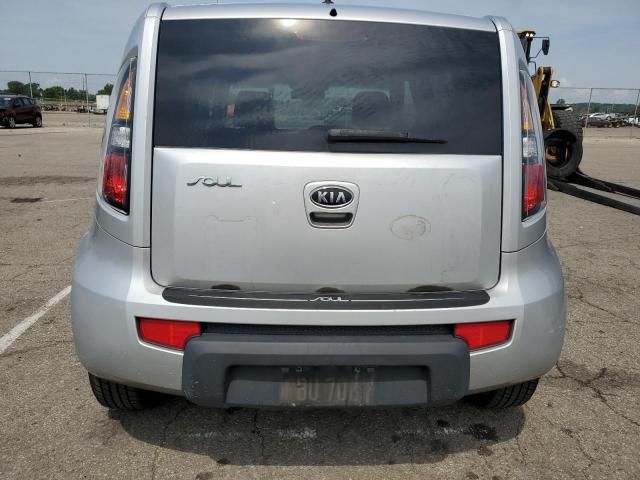 2010 KIA Soul +